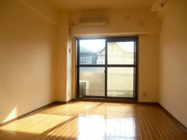 9.6帖タイプの室内写真1枚目