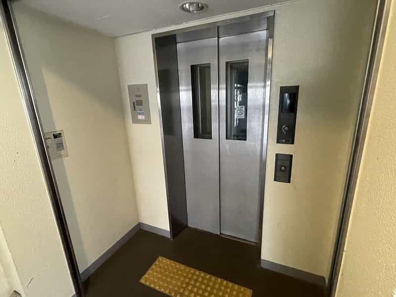 グリーンロード山手の共用部写真8番目