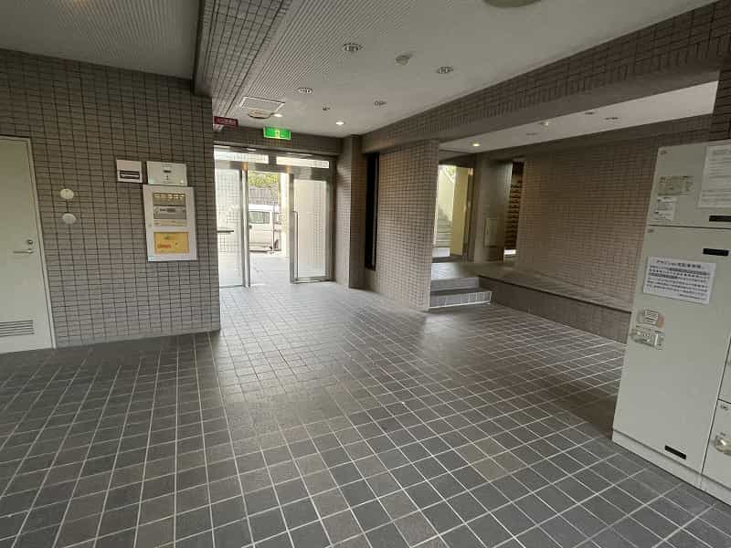 グリーンロード山手の共用部写真3番目