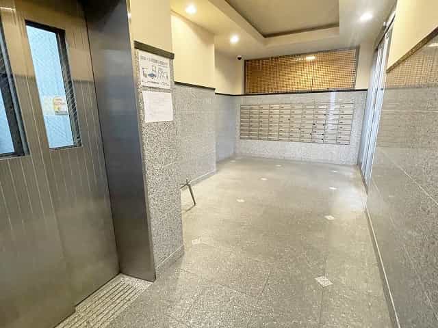 グランソレイユ3の共用部写真6番目