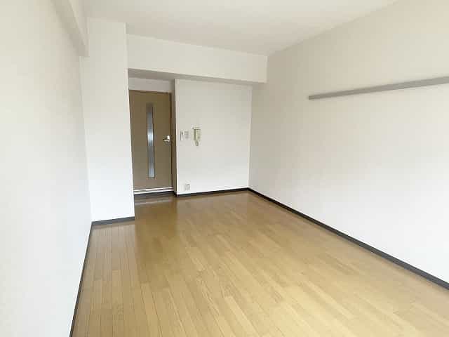 中部屋タイプの室内写真2枚目